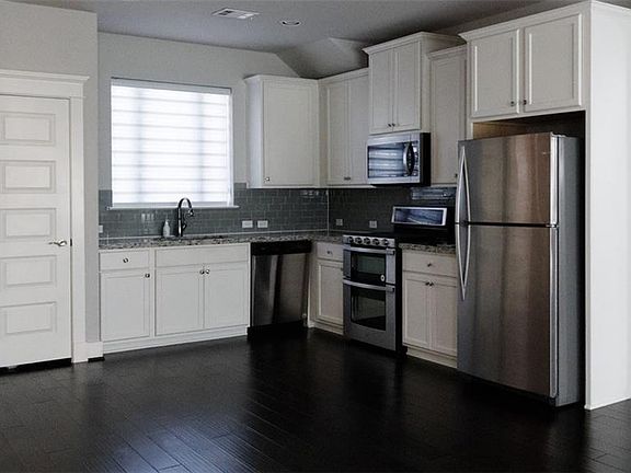 4th image of 710 Arrow Point Dr Unit 6