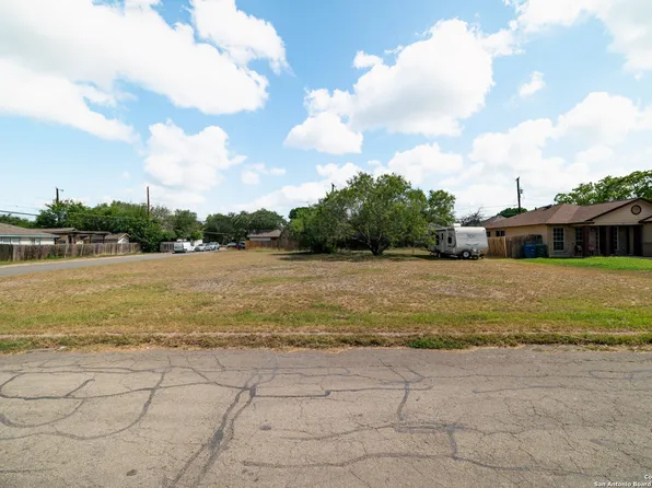 303 Lebanon St, San Antonio, TX 78223