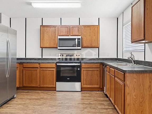 3rd image of 8125 Macgregor Dr