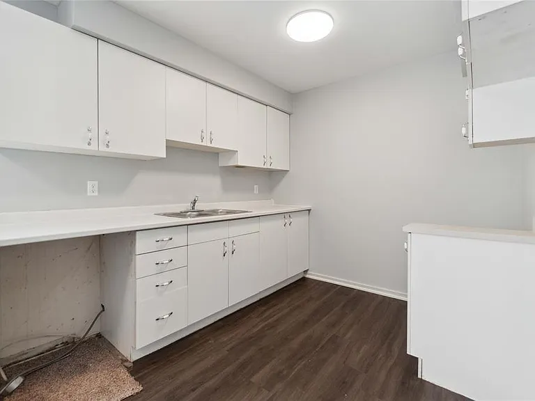885 Carleton Pl #3 — Photo 9