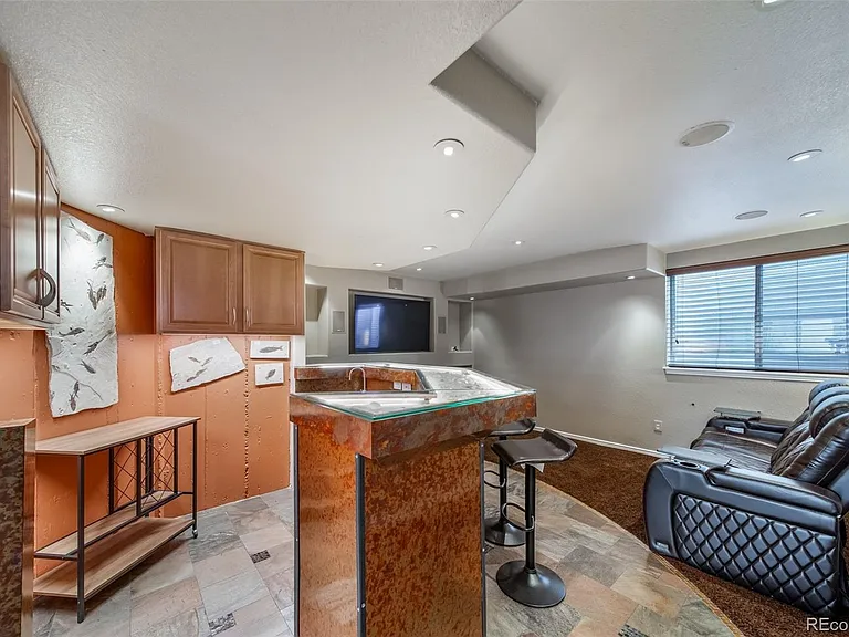 1011 S Valentia St #81 — Photo 32