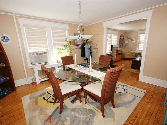 5th image of 105 N Wyoming Ave
