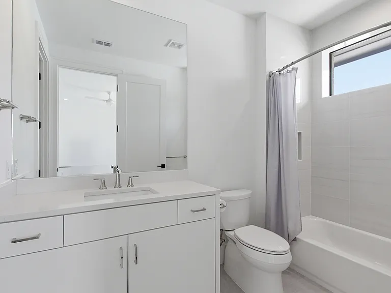 9855 Kingsway Ave — Photo 26