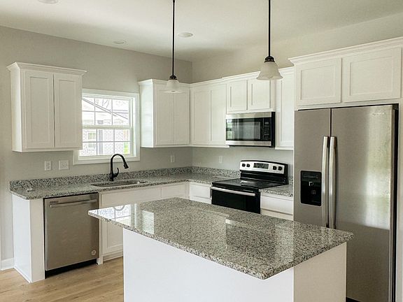 4th image of 612 W Adams St Lot 2