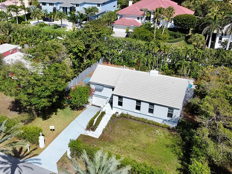 115 Dolphin Rd — Photo 31