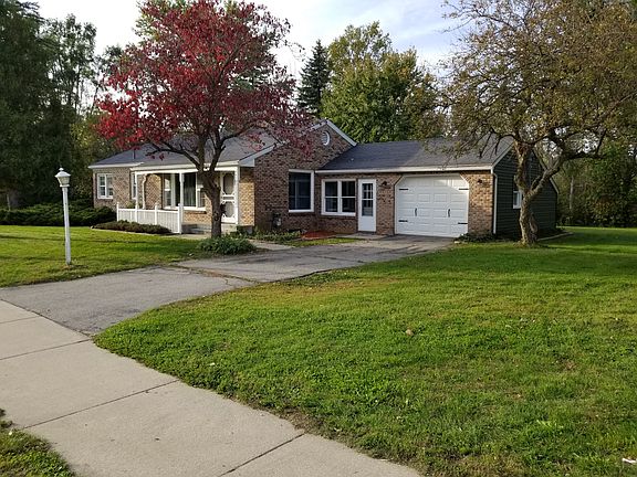 4th image of 365 W Muskegon St NE