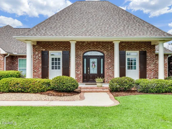 1037 Live Oak Cir, Breaux Bridge, LA 70517