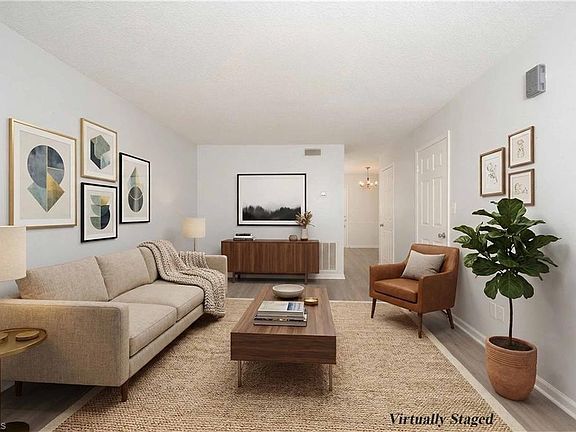 4th image of 4014 S Bend Dr
