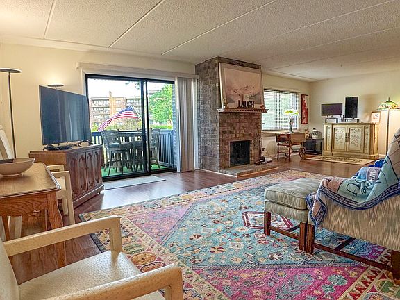 2nd image of 917 Vose Dr APT 102
