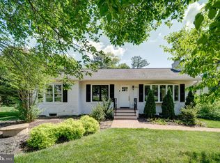 2811 Cedar Ln, Vienna, VA 22180