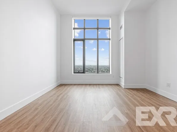 2230 Cropsey Avenue image 4 of 66