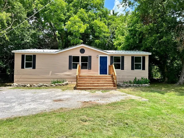 304 W Jones Ave, Calera, OK 74730