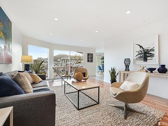 3rd image of 492 Roosevelt Way #492