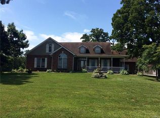 185 W City Limits Rd, Brighton, IL 62012