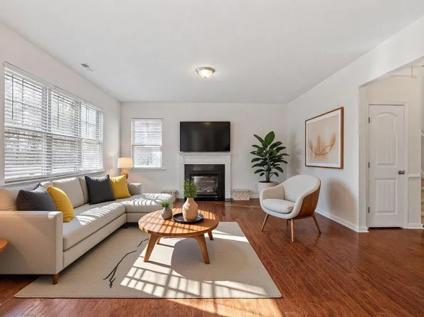 223 Genoa Ln, Clayton, NC 27527