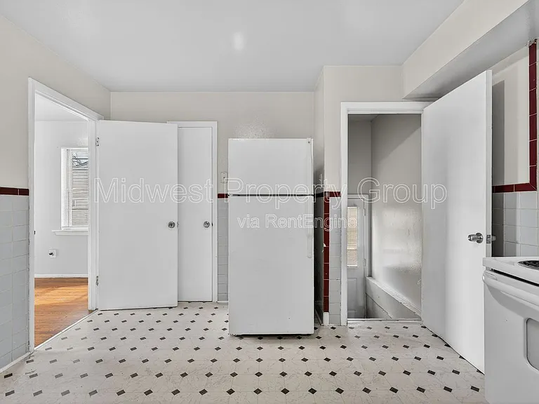 5900 Sheriton Dr — Photo 7