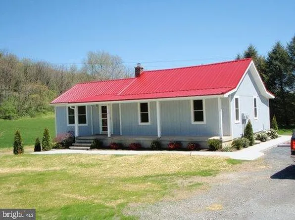1407 Moselem Springs Rd, Hamburg, PA 19526