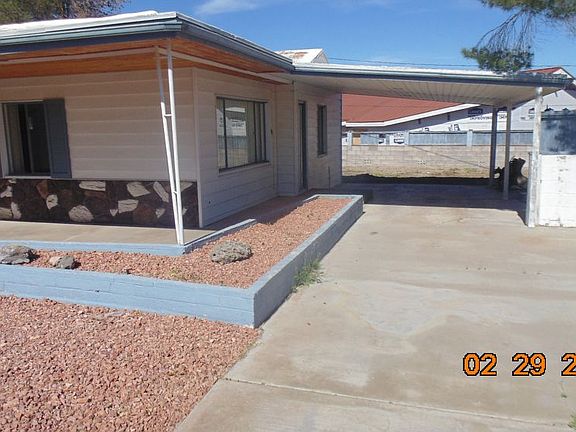 2nd image of 601 Blackmore Dr