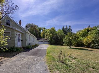 1828 Pawtucket Ave, Niskayuna, NY 12309