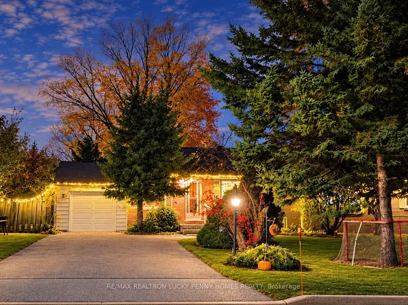11 Lunar Cres, Markham, ON L3R 2T1