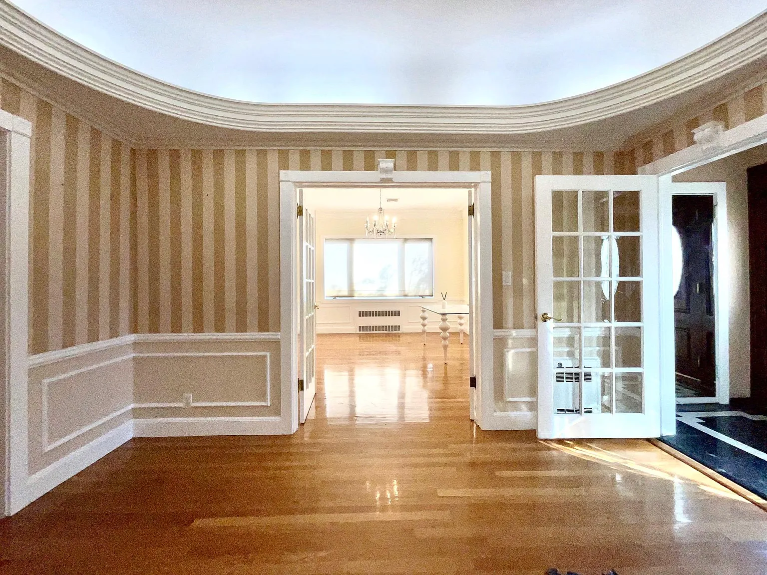 3 bed, 2.5 bath, 3000 sqft, $6,500 — Photo 3