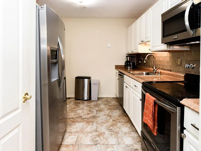 1401 Deep Gorge Ct — Photo 9