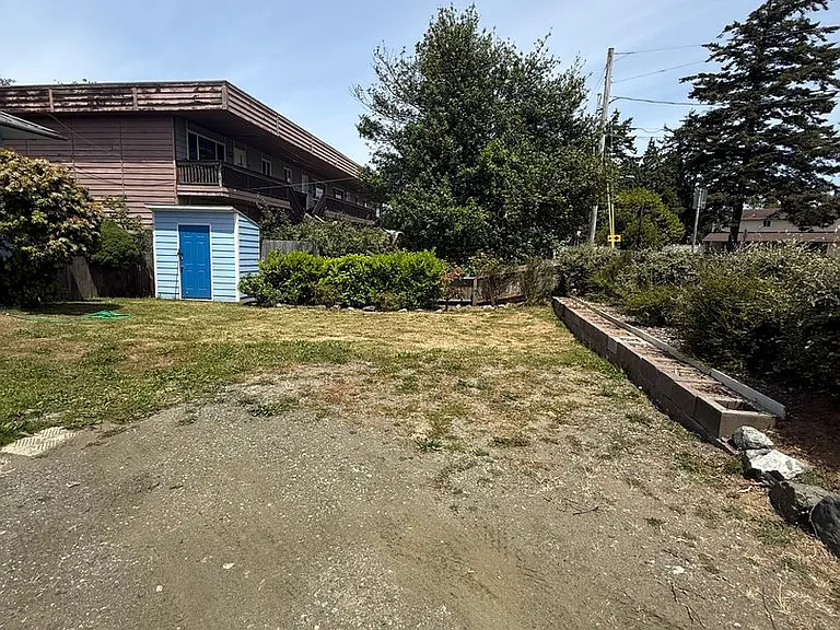 2368 Pacific Ave — Photo 24