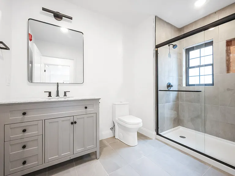 126 Adelaide Ave #103 — Photo 7