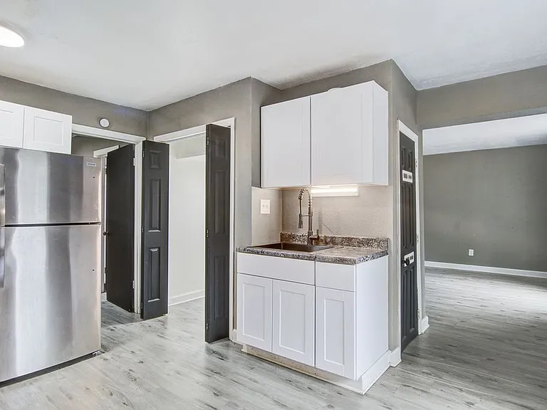 2307 S Fraser St — Photo 8