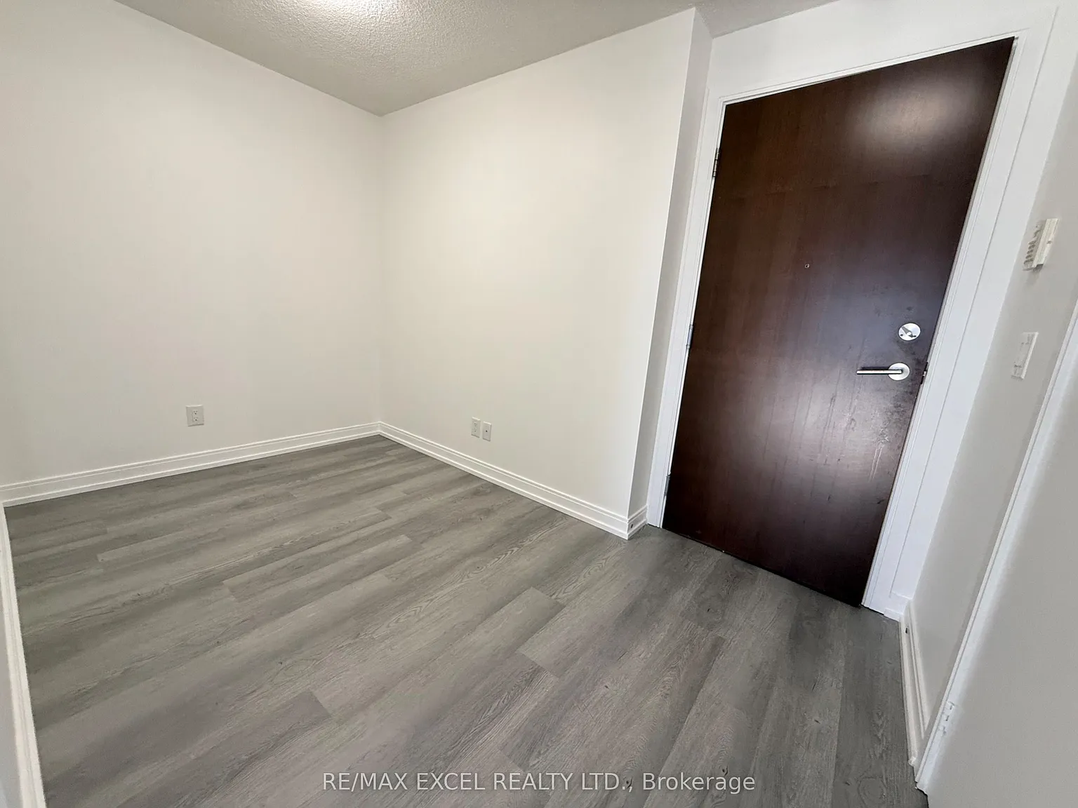 3 bed, $3,000 — Photo 4