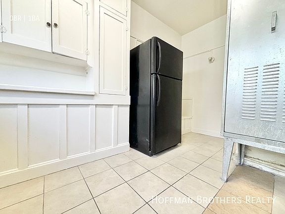 3rd image of 2720 W 54th St #5A