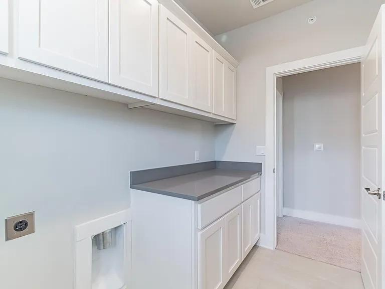 13800 Lyndhurst St #221 — Photo 29