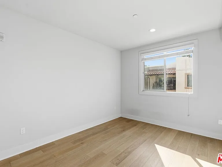 627 Deep Valley Dr #Penthouse 620 — Photo 10