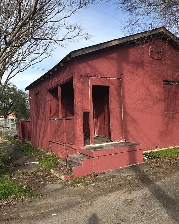 1st image of 1031 Egania St