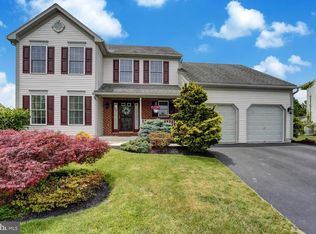 12 N Sandy Ln, Sinking Spring, PA 19608