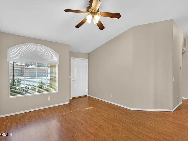1040 W Seagull Dr — Photo 5