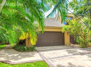 700 Saint Albans Dr, Boca Raton, FL 33486