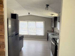 13 Camden Dr, Ellenwood, GA 30294