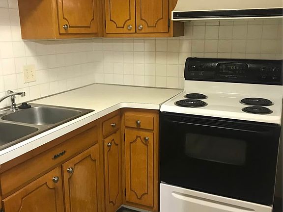 2nd image of 406 Joe McCarthy Dr APT C4