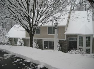 2625 Pennwood Rd, Lancaster, PA 17601