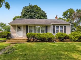 150 W Glenlake Ave, ROSELLE, IL 60172