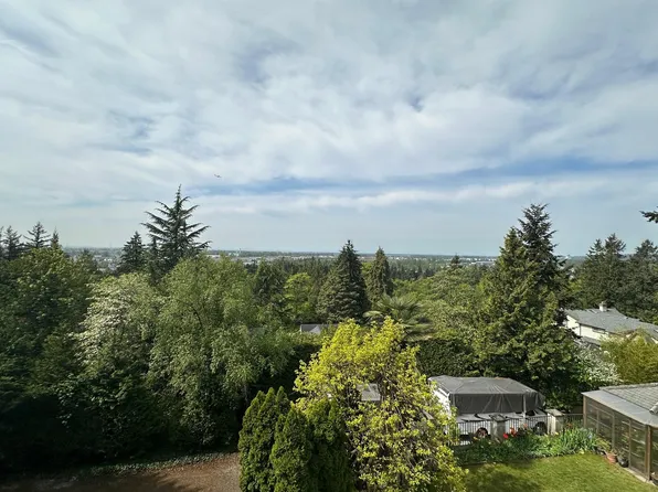924 London Pl, New Westminster, BC V3M 4Z6