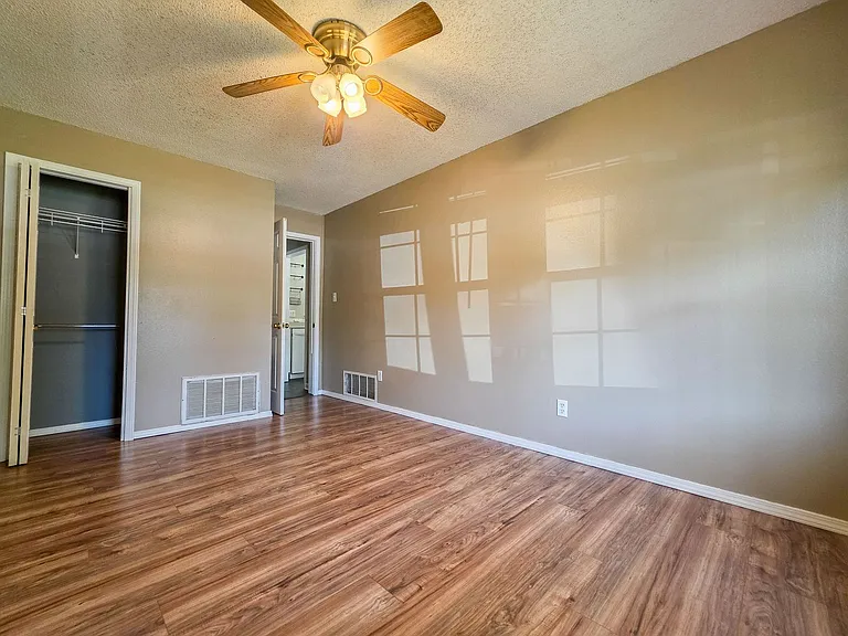 1505 N Garland Ave — Photo 10