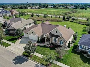 2010 Cardinal Way, Waunakee, WI 53597