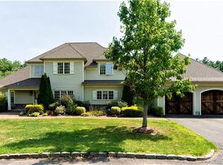 6 Kentwood Ct, Middlebury, CT 06762