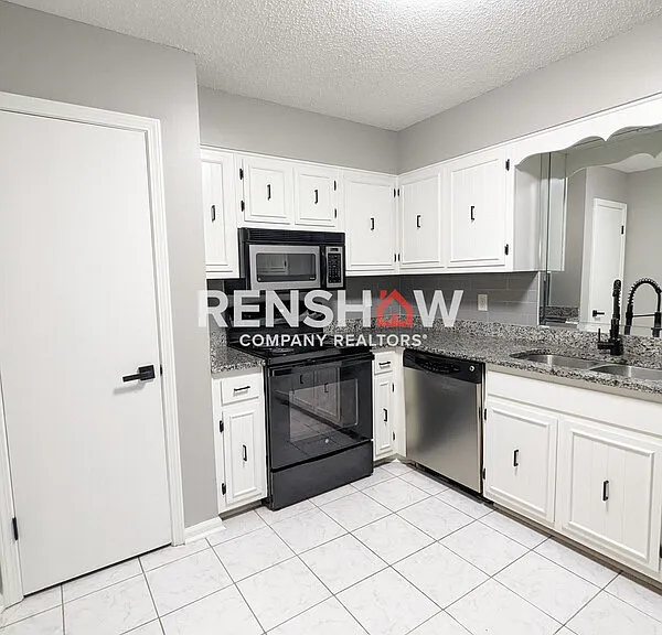 6936 Briarhill Dr — Photo 8