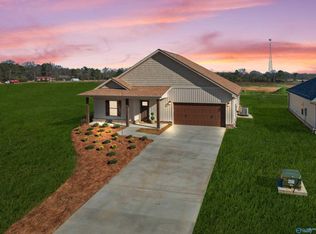 187 Deer Trl, Union Grove, AL 35175