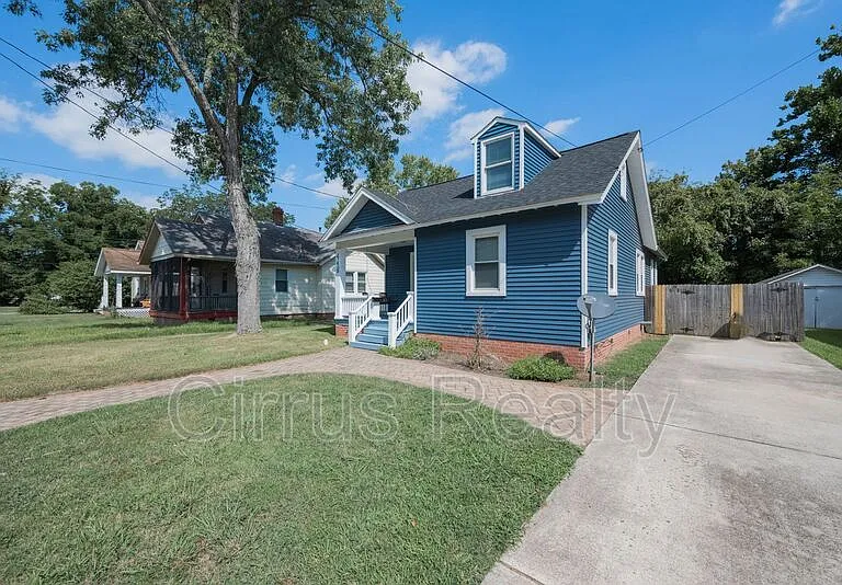 448 Chapel St — Photo 3