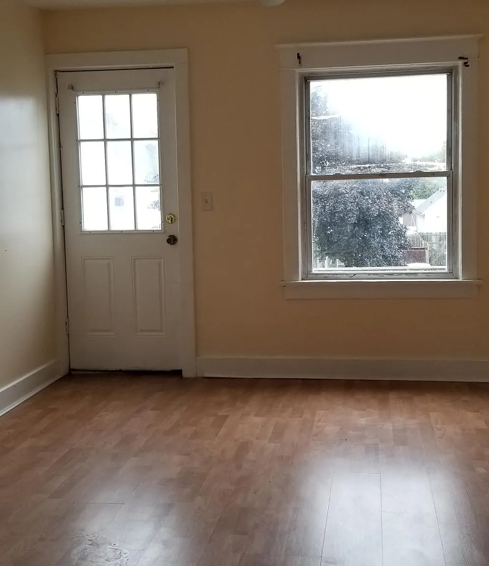 2 bed, 584 sqft, $1,300 — Photo 4
