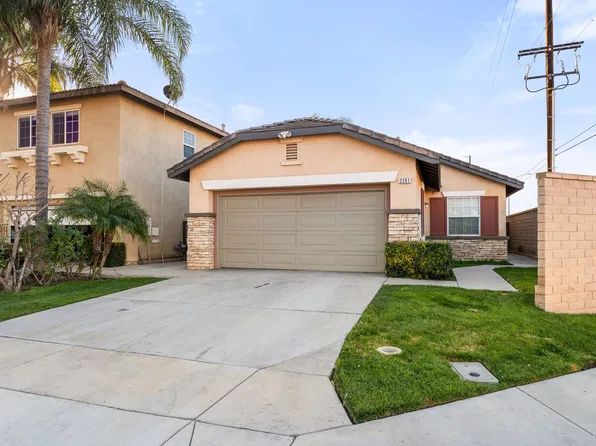 2201 Jornada Dr, Perris, CA 92571